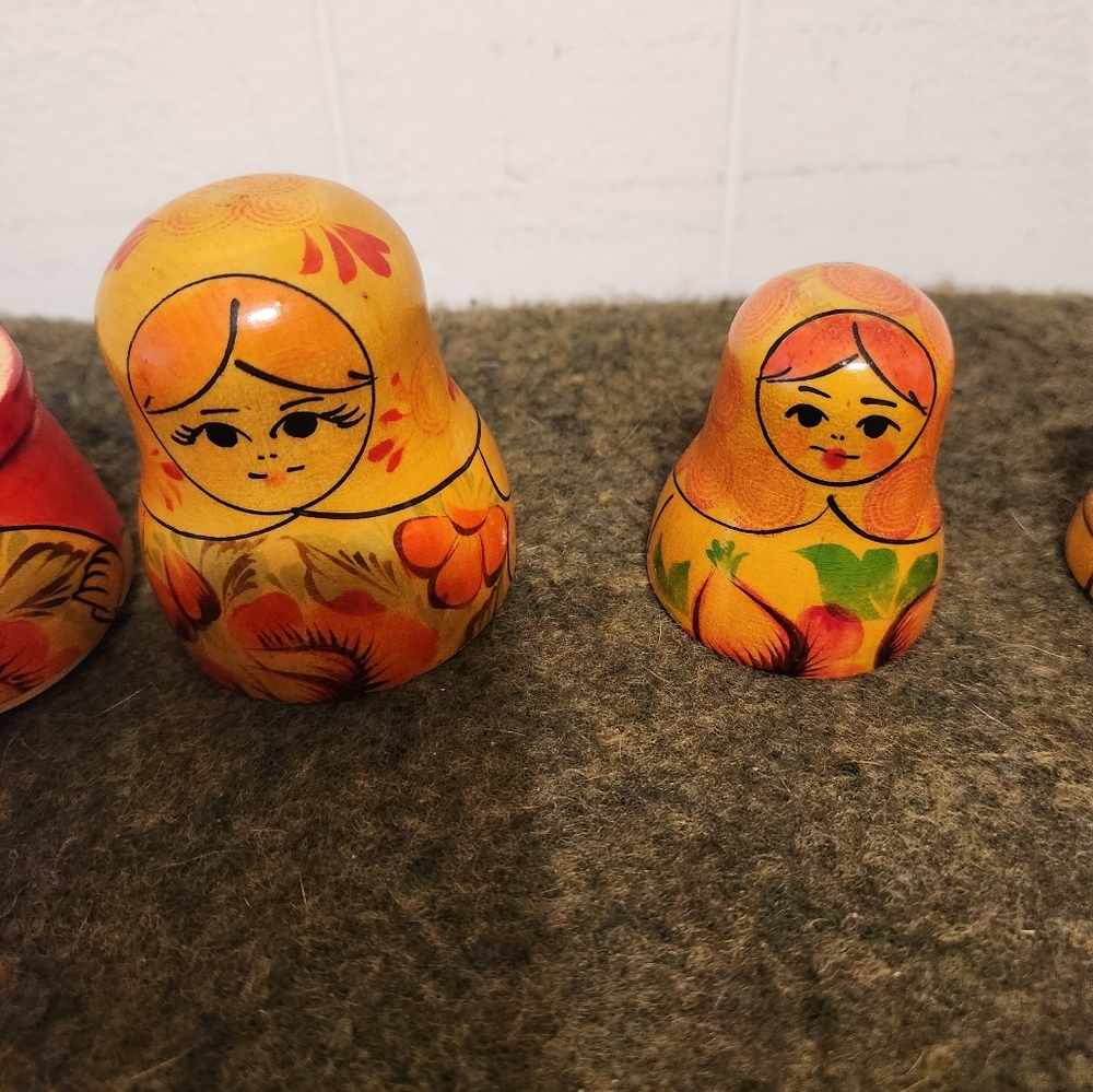 Russian nesting dolls 🪆 - Picture 3 of 5